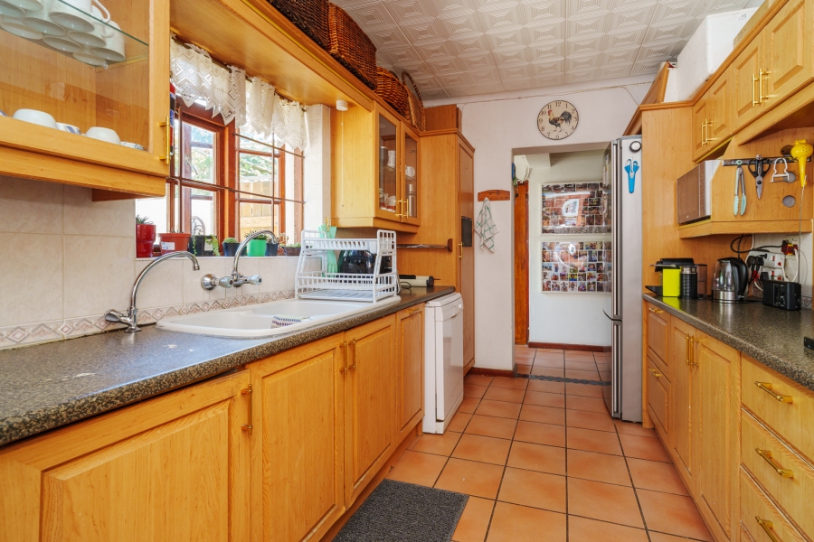 To Let 1 Bedroom Property for Rent in Beach Estate Western Cape